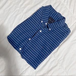 AMERICAN EAGLE: Short Sleeve Button-Up